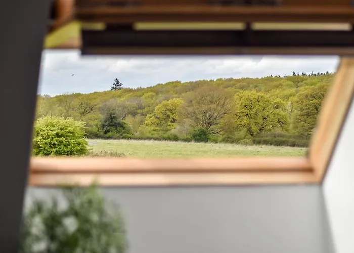 The Lookout At Cloatley Meadow