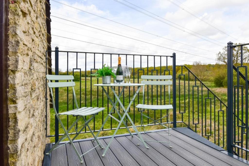 The Lookout At Cloatley Meadow